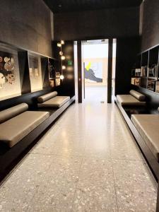 Luxury 27th-Floor Condo near Historic Downtown