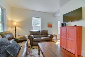 7 Mi to Cranmore Ski Resort! Family Escape with Yard