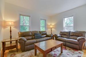 7 Mi to Cranmore Ski Resort! Family Escape with Yard