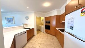 Breakers 2 - 7, 18 - 20 Pacific Parade