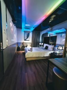 M&H Lux Hotel