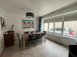Maisons de vacances Maison 4 chambres, 2 etoiles, pres plage, port de peche – Les Sables-d-Olonne - FR-1-197-605 : photos des chambres