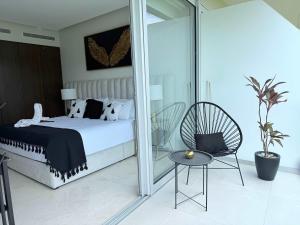 Luxury 2BR Bolongo Ocean View Private Beach