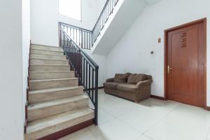 Urbanview Hotel near Paris Van Java Mall