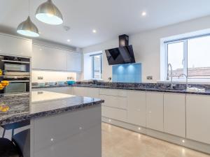 Skylark Barn-Uk31354