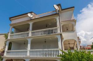 Crikvenica Three-Bedroom Apartment 1 