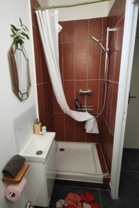 Sejours chez l'habitant Chambres cozy a deux pas de Paris : photos des chambres
