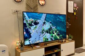 Amoura 3bhkapartment near Mansarover metro station