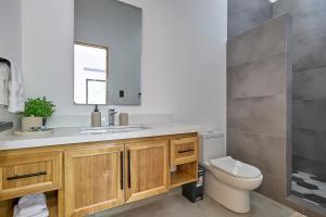 Casa Cretaceous Modern villa 10 min walk to the beach