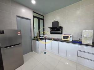Kuching Homestay 8th Floor Mountain View