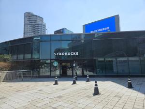 무료 주차, 최대7인 , 서울역 도보, 유명 관광지 이동 편리, 공항 철도, 넓고 청결한 숙소