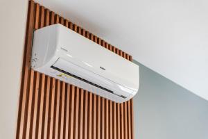 Vista Luxe Balcony with Free Private Parking