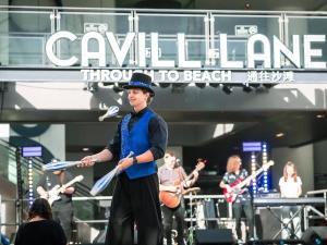 Aqua Haven - Modern Waterfront Escape