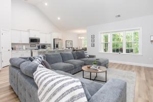 Pawleys Island Beach House Golf & Sleeps 10