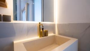 Villa Grega Mykonos, 2Br walking to Padang Padang beach Uluwatu