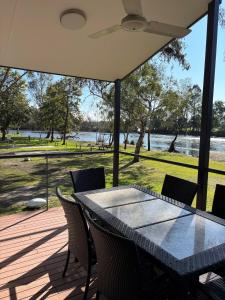 Breakaway Twin Rivers Caravan Park