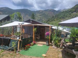 LA CABANE, petite chambre agréable chez l'habitant, maison toute en bois