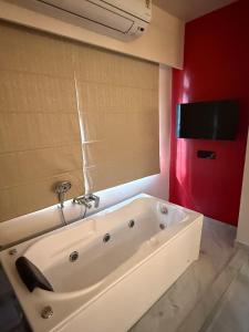 Nivara Luxury Jacuzzi Suite in Koregaon Park