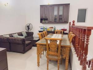 PL Villa 99