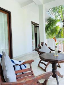 White Resort - 1 Min walk to the Beaches