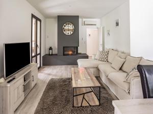 Dordogne Poolside Escape