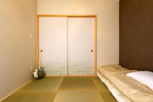 Maple & Ginkgo ViewsAutumn Stay Near Ikebukuro N102