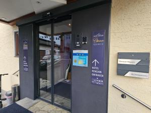 No1 - Flos Rooms & Breakfast