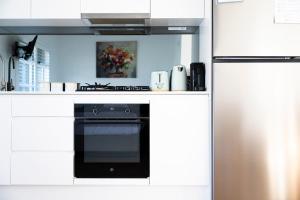 The Elm Apartments - The Gold Room