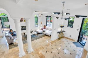 Venice of America Heated Pool Canal View Access Isle Key VlLLAS