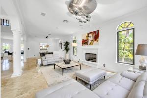 Venice of America Heated Pool Canal View Access Isle Key VlLLAS