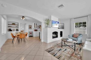 TWO houses ONE Property Game Room Heated Pool 2 Hot Tubs STEPS from Beach RESlDENCES