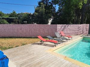 Villas Calme, jardin, ensoleille, piscine a 10 mn d- Aix : photos des chambres