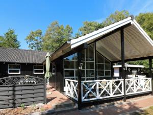 8 person holiday home in Hadsund