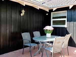 8 person holiday home in Hadsund