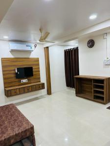 Bright Stay , Welcome Home, Away From Home