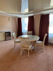 Готель Україна