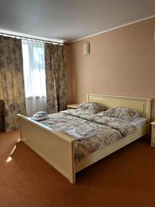 Готель Україна