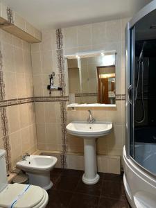 Готель Україна