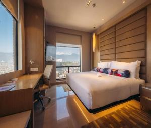 Hotel CORAL COVEE Near Delhi Airport BY GROSS GROUP