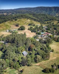 Shangri-La! Secluded & Lush Country Property
