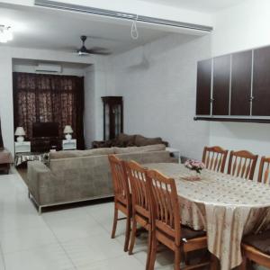 4-room double storey house, 10km KLIA