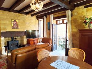 Demeure du XIIIe-XIVe s. dans la cité médiévale.