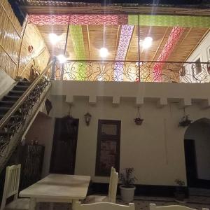 Zardozon Hotel