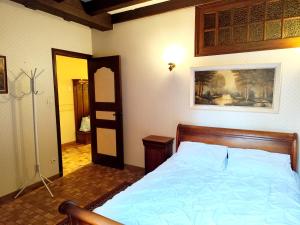 Maisons de vacances Demeure du XIIIe-XIVe s. dans la cite medievale. : photos des chambres