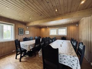 Red Cross Cabin, Spacious mountain lodge