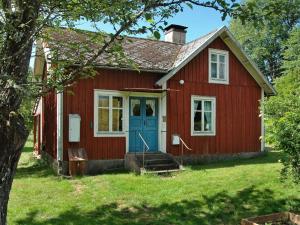 5 person holiday home in KALVSVIK