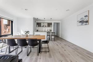 Modern Comfort in Avondale Heights Family Home
