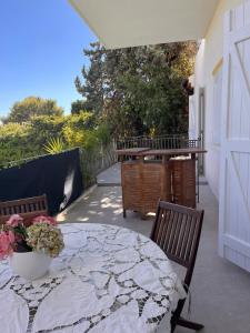 Maisons de vacances La maison de violette piscine et mer : photos des chambres