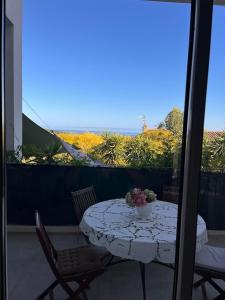 Maisons de vacances La maison de violette piscine et mer : photos des chambres