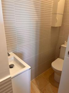 Maisons de vacances La maison de violette piscine et mer : photos des chambres